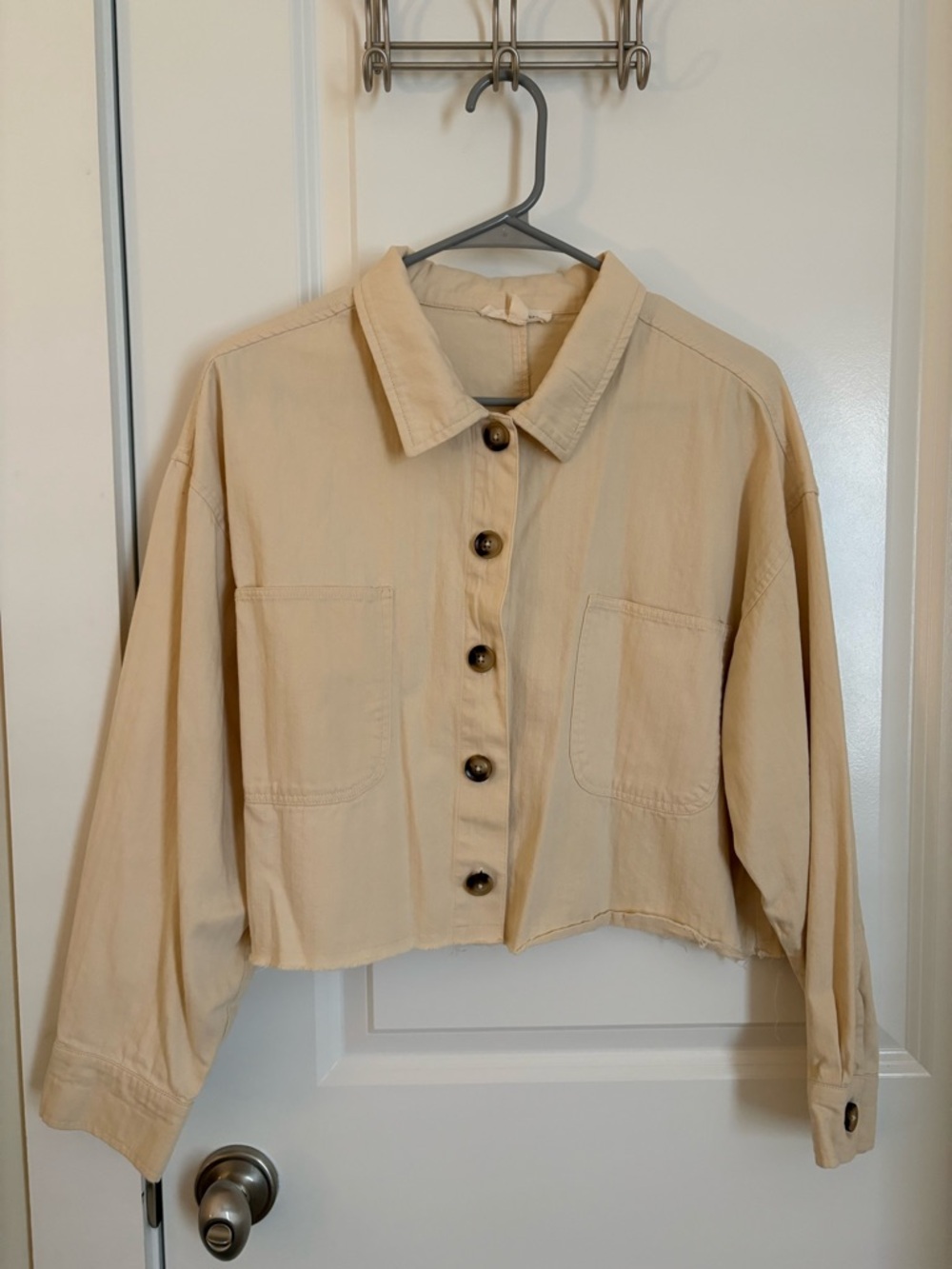 BEIGE CROPPED DISTRESSED JACKET | SIZE LARGE